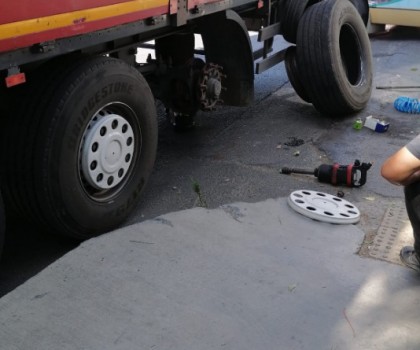 EN YAKIN OTO LASTİK TAMİRCİSİ