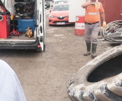 EN YAKIN OTO LASTİK TAMİRCİSİ